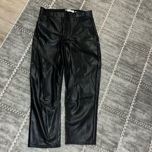 Abercrombie & Fitch vegan leather ankle straight ultra high rise size 6 short